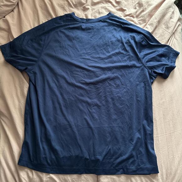 Navy and yellow michigan wolverines tee xl - Picture 4 of 4